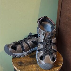 Eddie Bauer Brown and Black Men's Sandals